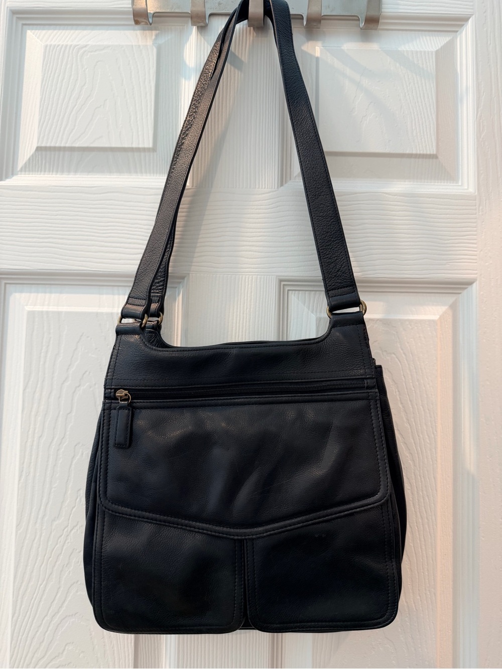 Vintage Fossil Black Leather Shoulder Bag